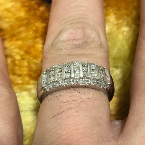 925 Unisex Genuine round and baguette Diamond ring size 6.5 - Picture 2 of 6